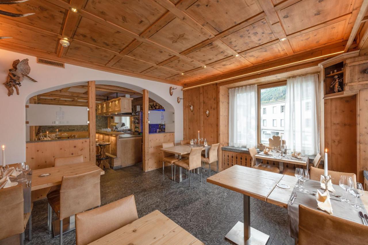 Hotel Crusch Alba Swiss Lodge Zernez Buitenkant foto
