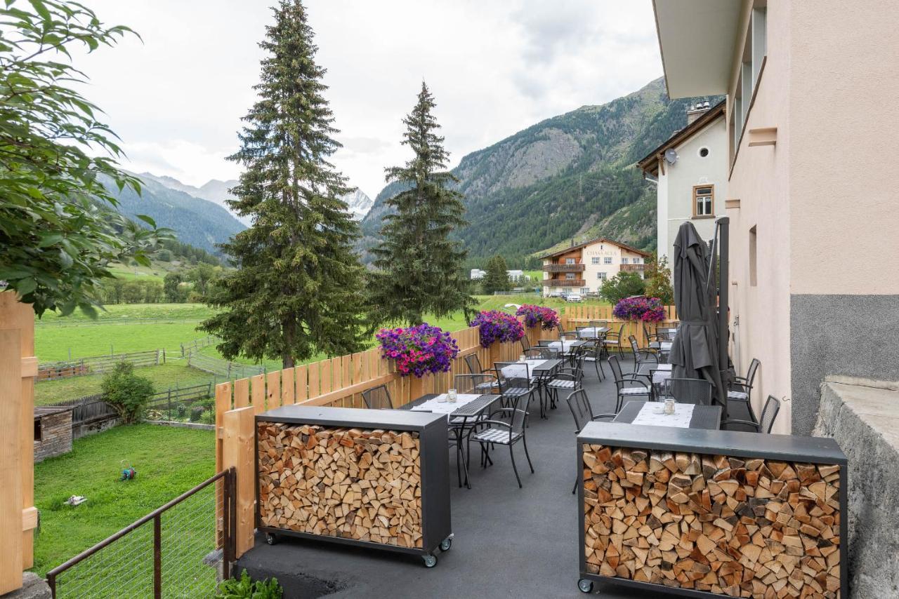 Hotel Crusch Alba Swiss Lodge Zernez Buitenkant foto