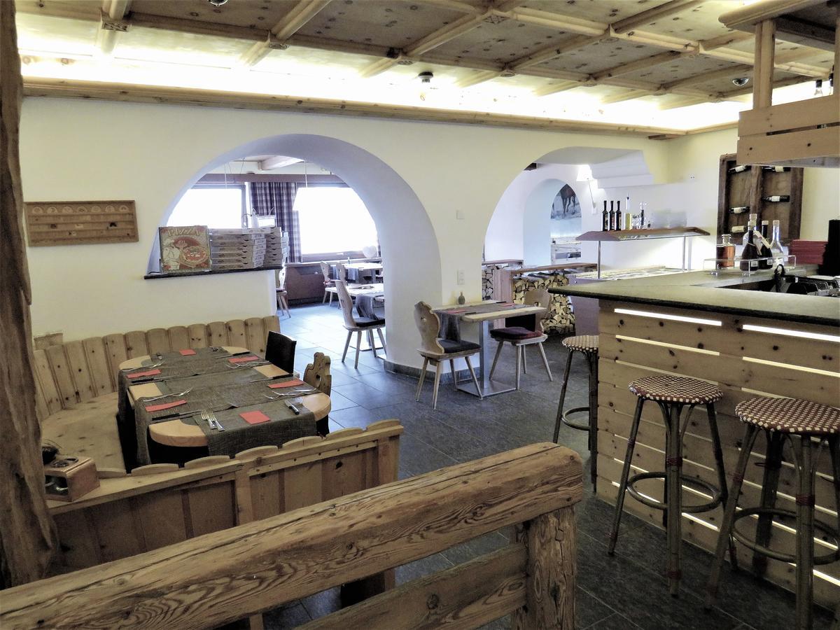 Hotel Crusch Alba Swiss Lodge Zernez Buitenkant foto